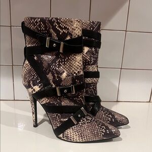Guess Parley Snake print pattern Ankle Boots with Black Straps Size 6 worn once!